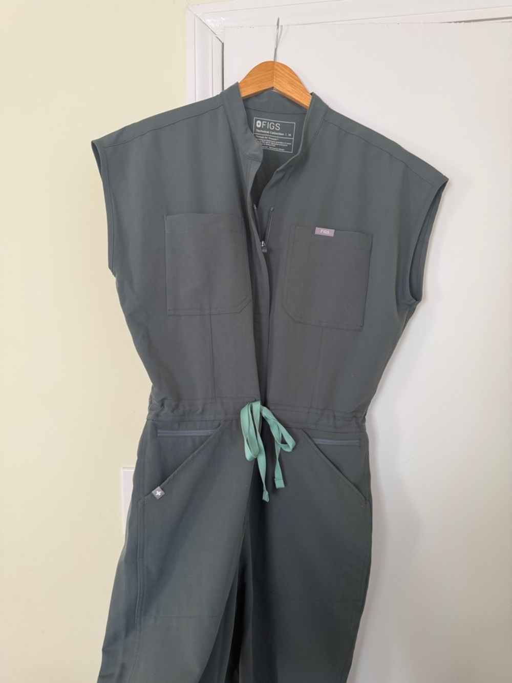FIGS Rafaela Cargo Scrub Jumpsuit - Picture 4 of 7